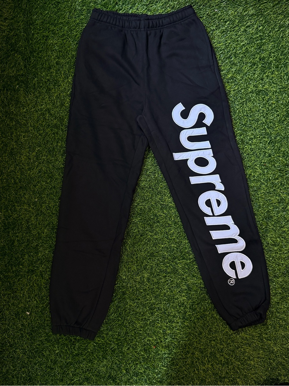 Supreme sweats (Size medium)